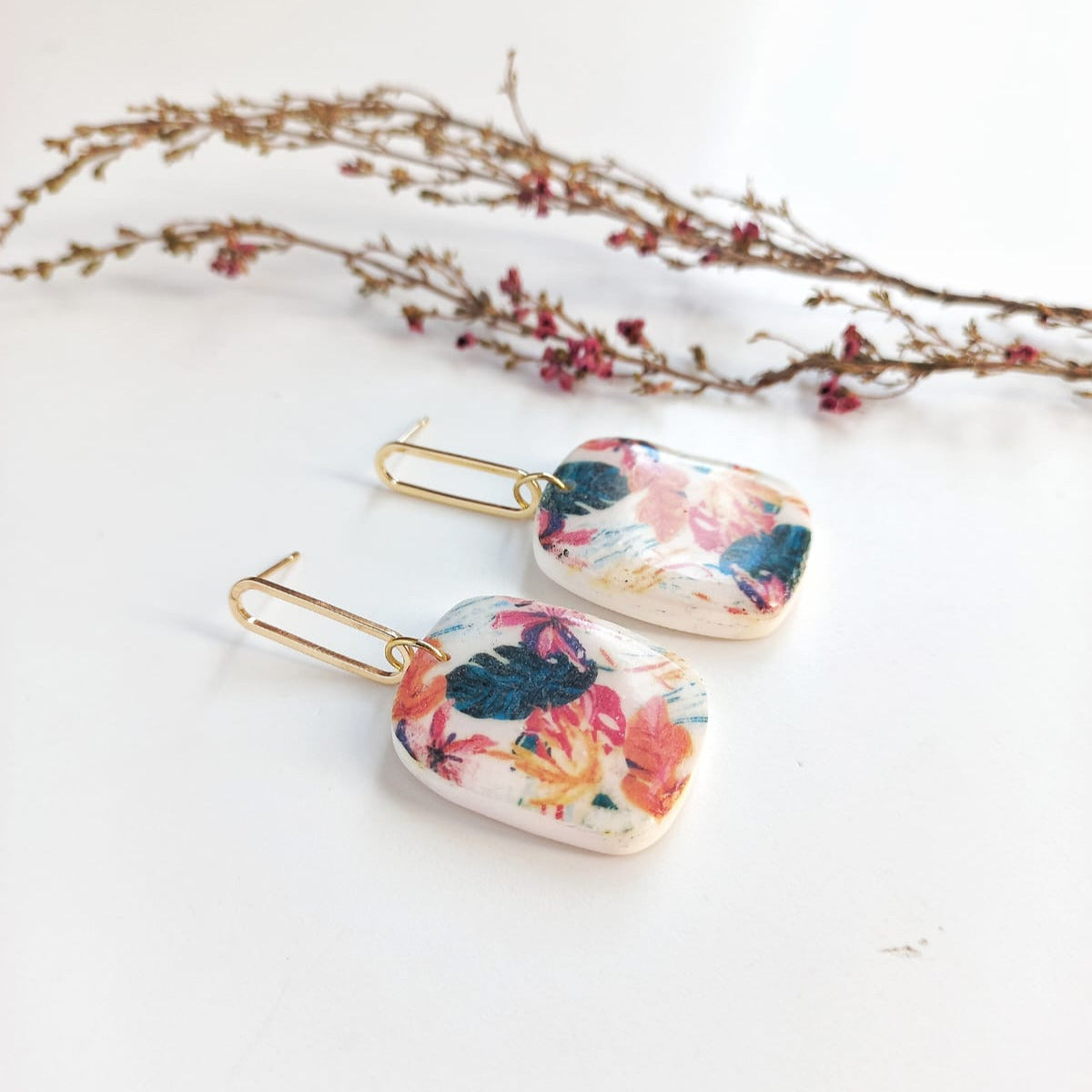Botanical Muse - Medium drop earring with 18K Gold Plated Oval Stud
