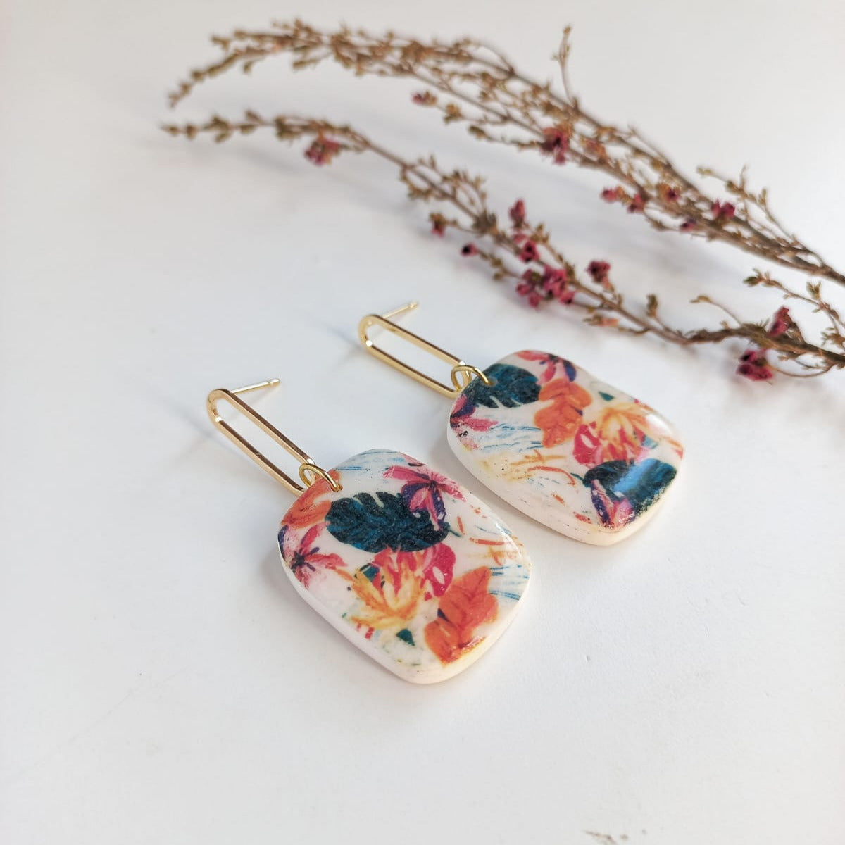 Botanical Muse - Medium drop earring with 18K Gold Plated Oval Stud