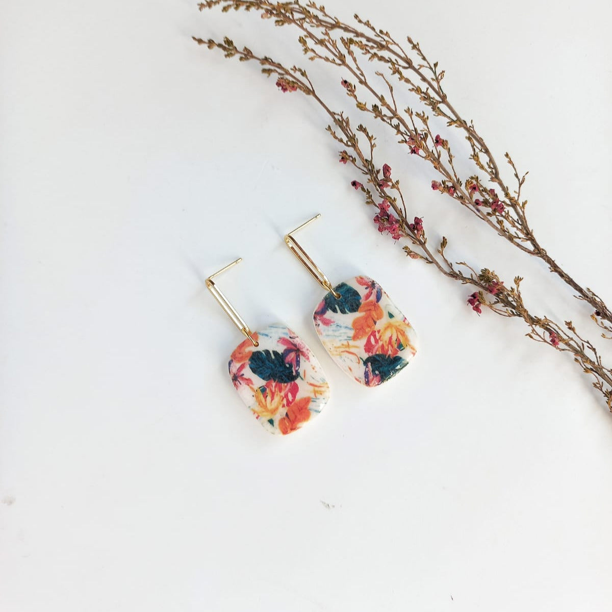 Botanical Muse - Medium drop earring with 18K Gold Plated Oval Stud