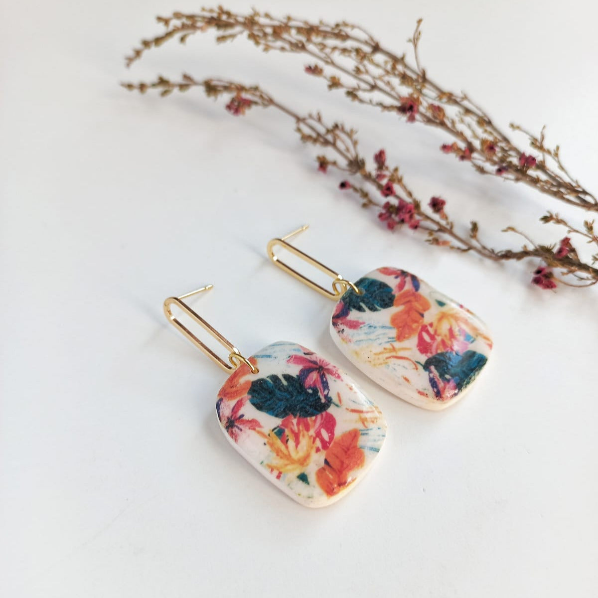 Botanical Muse - Medium drop earring with 18K Gold Plated Oval Stud