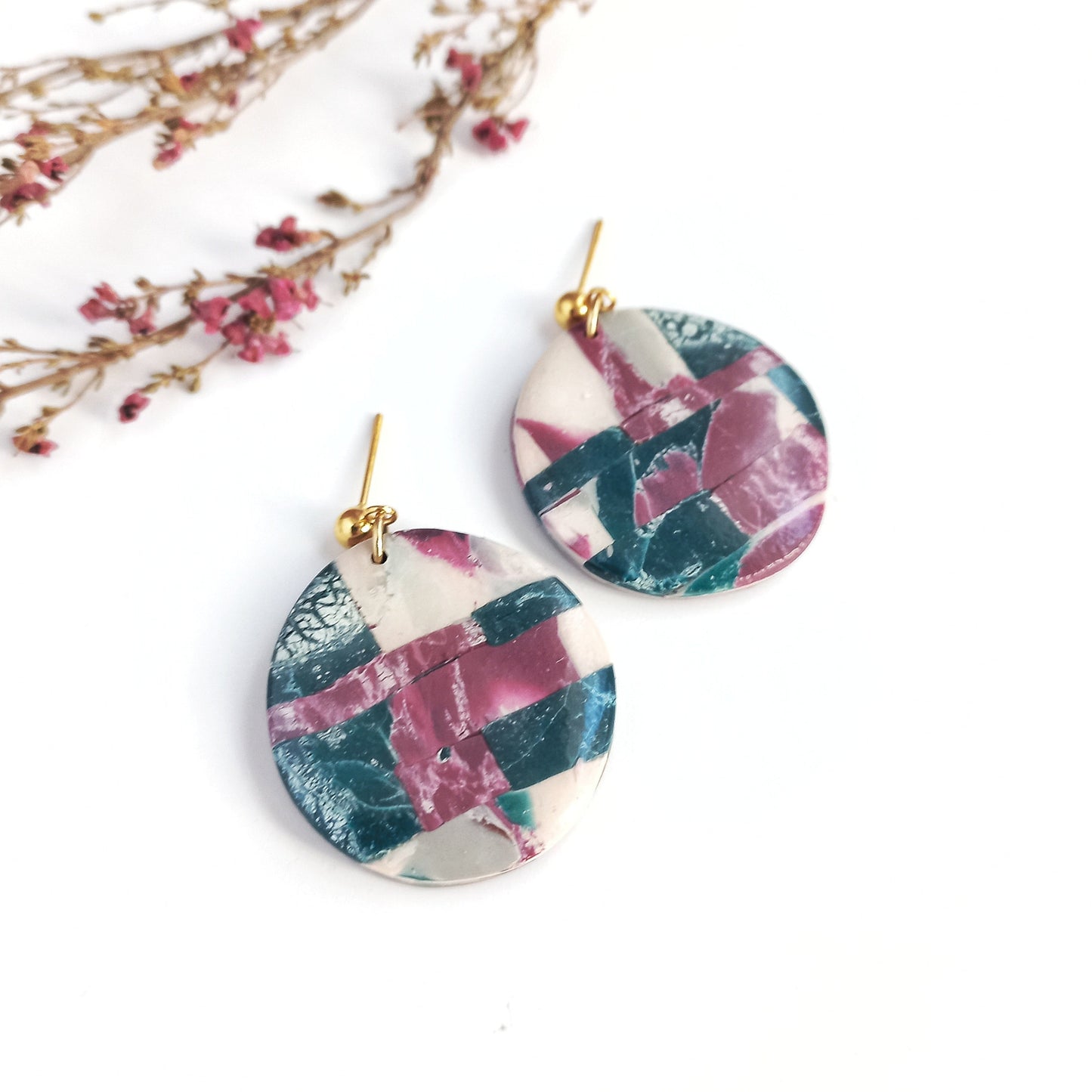Whispered Marble - Medium round earring with ss ball stud