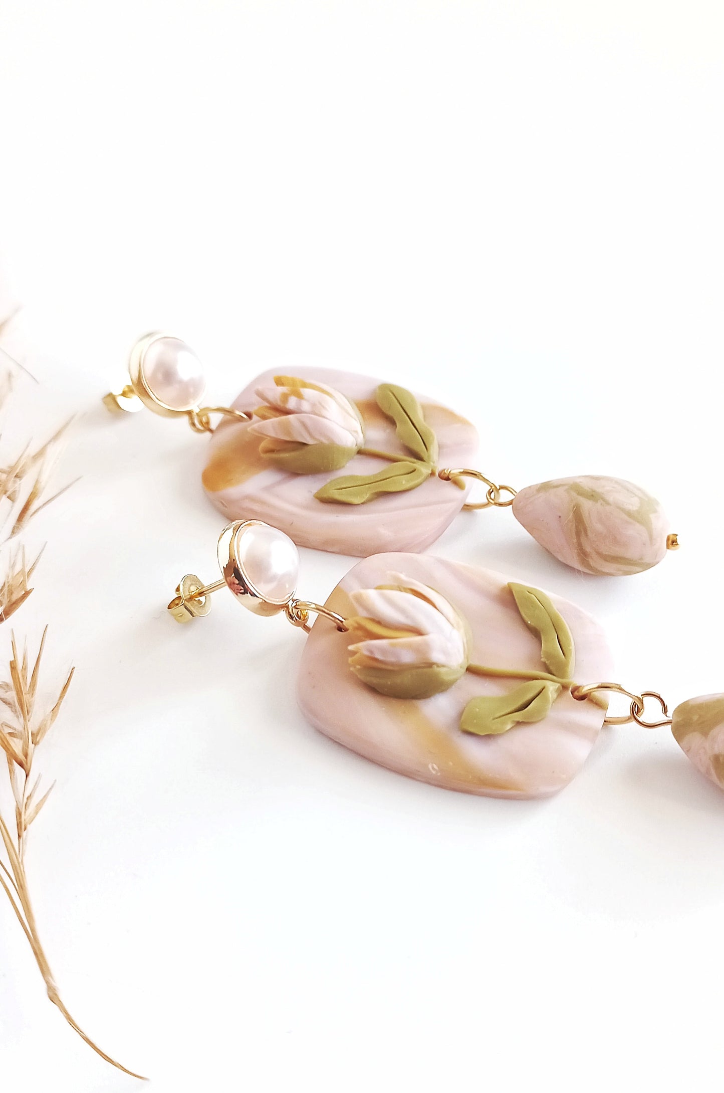 Chaska Protea - Medium Rectangle earring with Imitation Pearl 18K Gold Plated Stud
