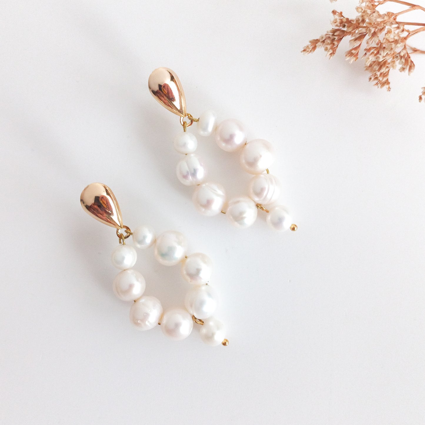 Bridal bloom - Classic Chandelier Fresh Water Pearls 18K gold plated teardrop post