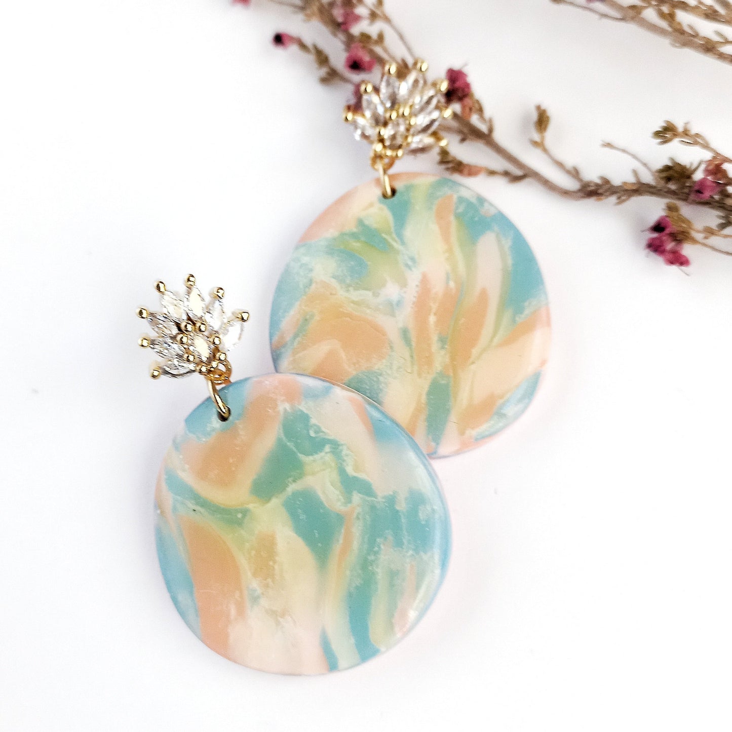 Whispered Marble - Medium round earring with cubic zirconia stud