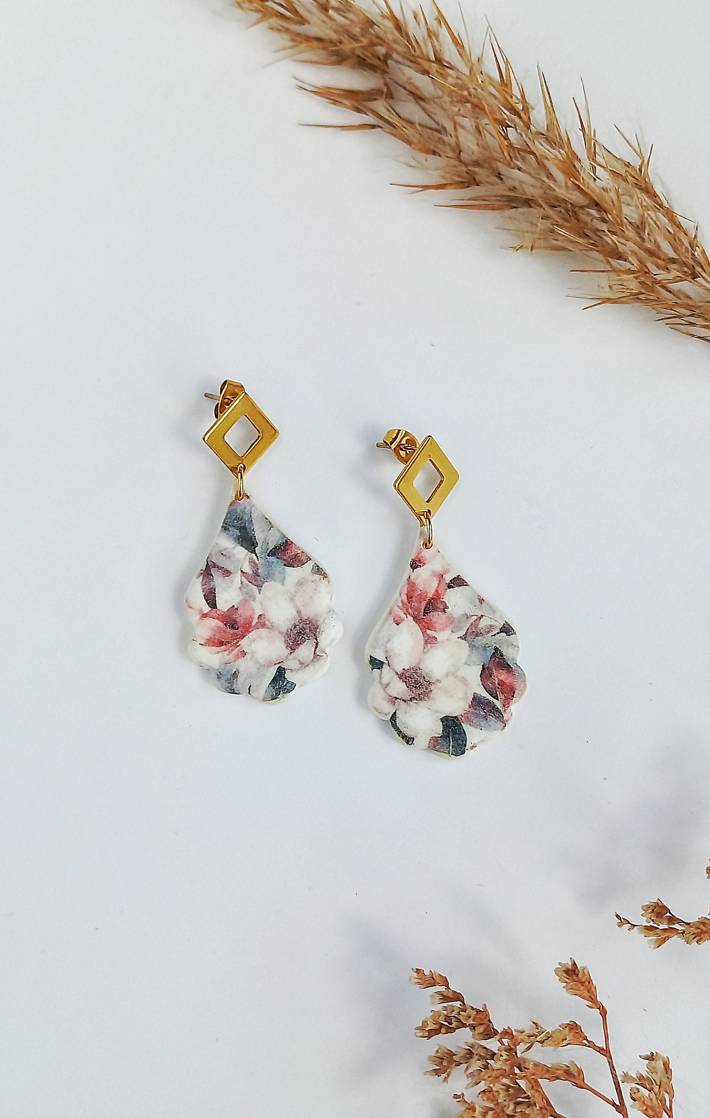 Bridal bloom - Medium teardrop earring with gold stainless square stud