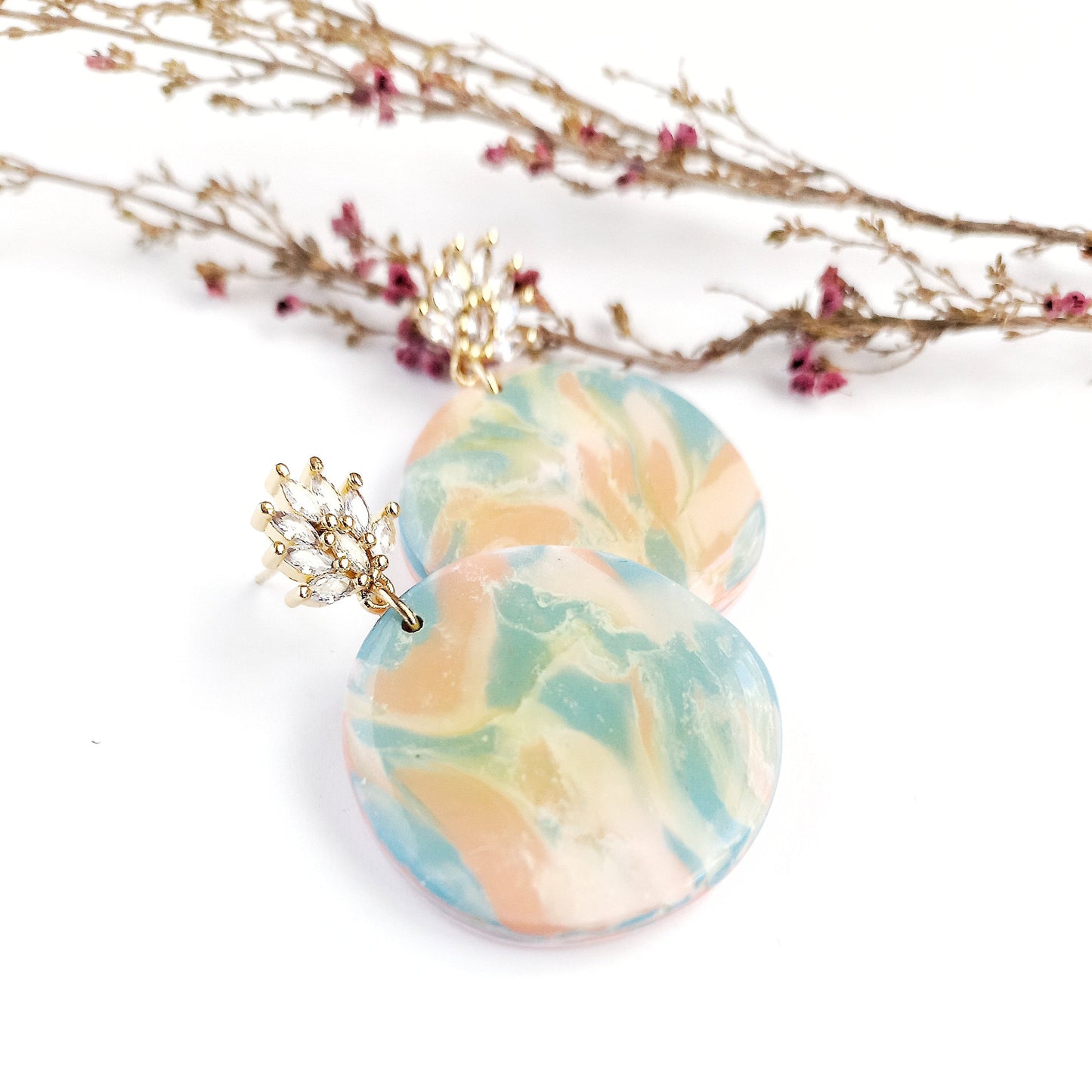 Whispered Marble - Medium round earring with cubic zirconia stud