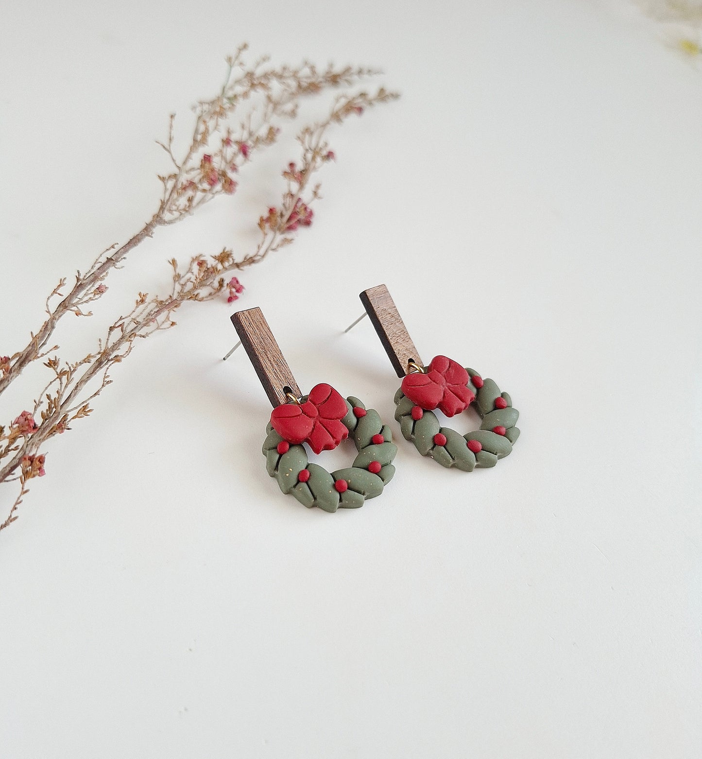 Christmas collection - Classic Wreath Earrings with Red Bow