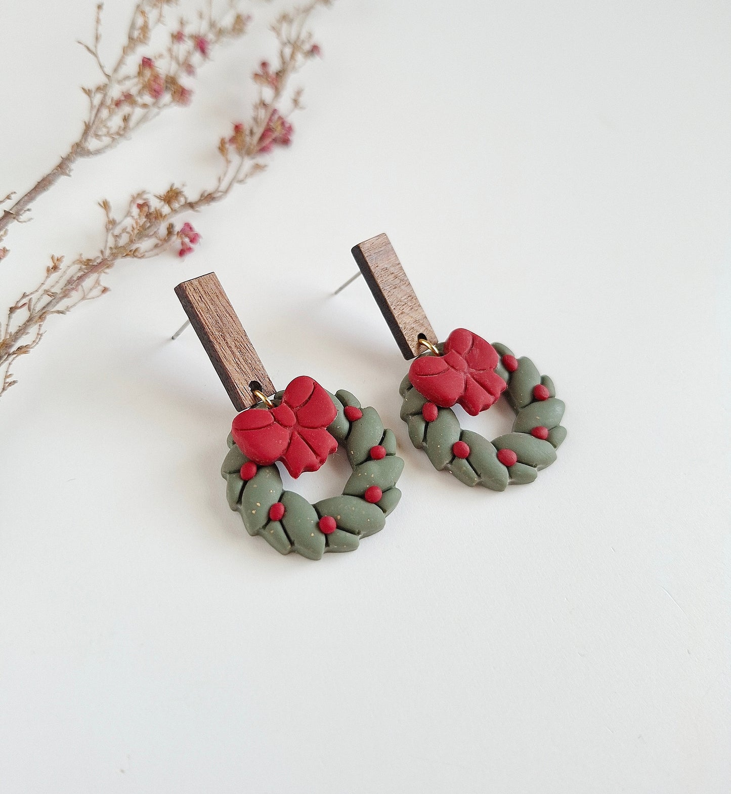 Christmas collection - Classic Wreath Earrings with Red Bow