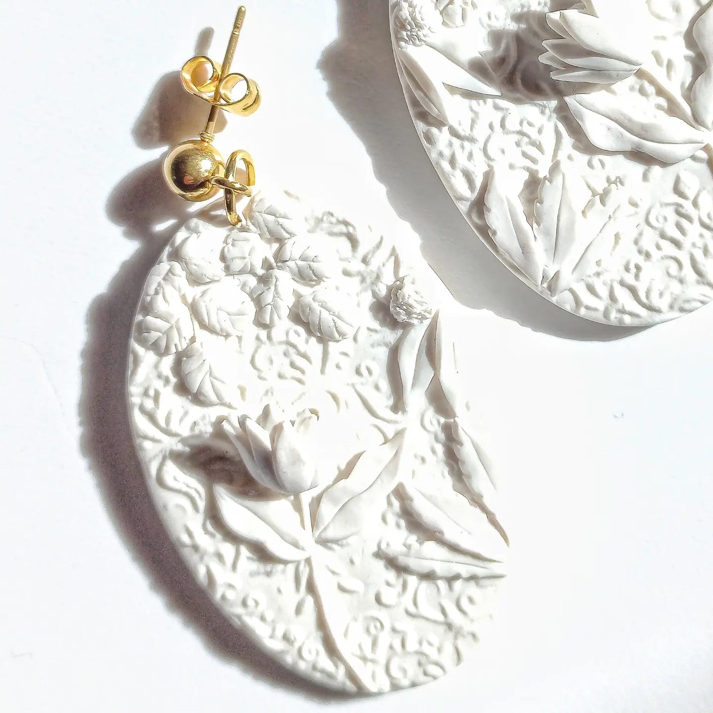 Chaska Protea - Large Oval Earring with stainless steel gold ball stud